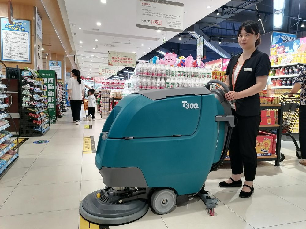 商場清潔,，少不了這幾位“功臣”